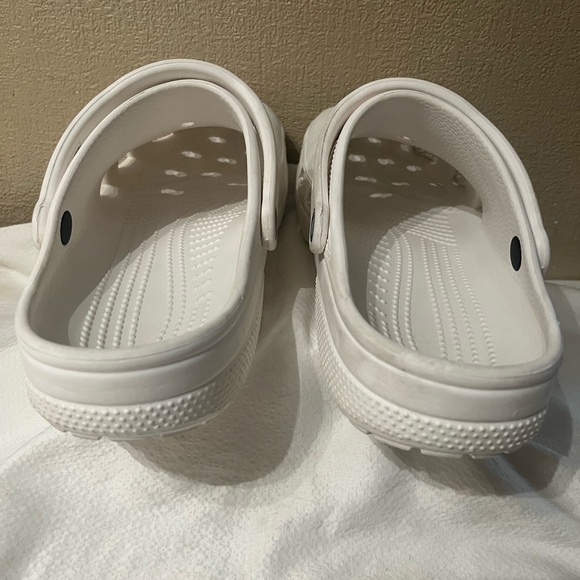 Crocs Classic Clogs - Picture 5 of 9